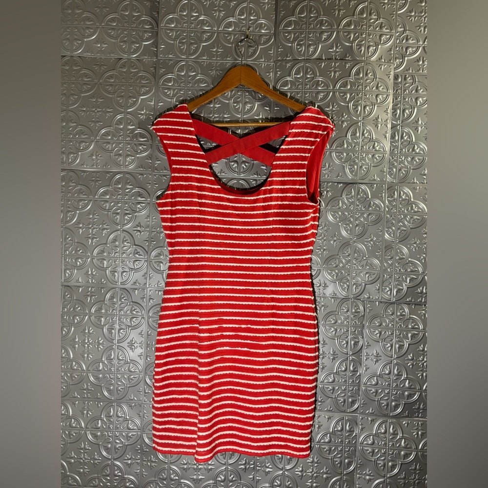 Guess Los Angeles Dress Size 10 Striped Scalloped Pink Knit Sleeveless Y2K party